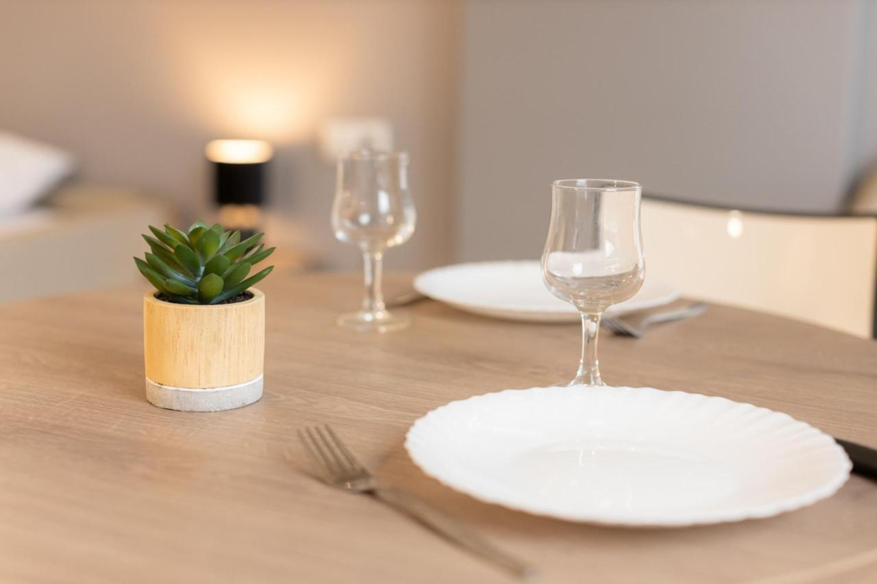 דירות אש-סור-אלזט Modern Chic Immaculate Studio Near City Center Belval מראה חיצוני תמונה